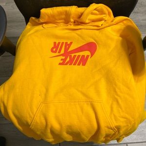 A Travis Scott hoodie that doesn’t fit me anymore. It’s a large in Men’s.